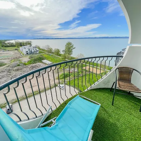 Sky View Apartment